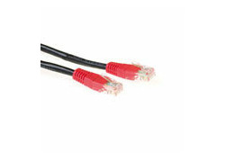ACT Zwarte 3 meter U/UTP CAT5E patchkabel cross met RJ45 connectoren
